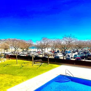 Beautiful 75m2 With View At The Beach, Pool, Parking , Roses Spanien